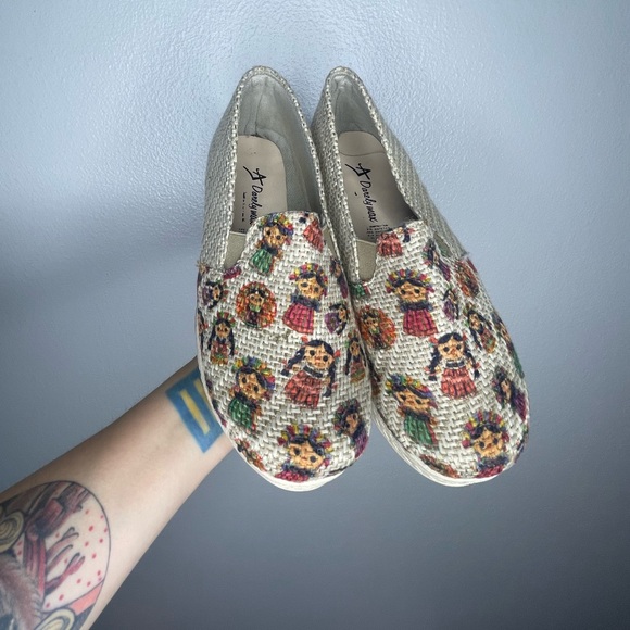 Mexican Burlap Artisian Hand Made Little Dolls Slip On Shoes Size 7.5 - Picture 2 of 7